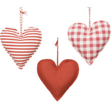Tri závesné látkové srdcia s prúžkovaným, károvaným a jednofarebným vzorom