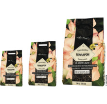 Tri vrecká substrátu pre rastliny Lechuza Terrapon pre vonkajšie rastliny v rôznych veľkostiach