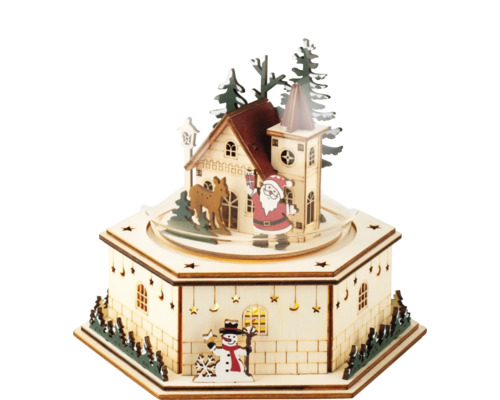 Vianočný drevený domček s Santa Clausom, sobom a snehuliakom