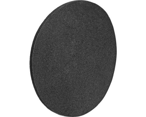 Okrúhly, tmavý plstený kotúč