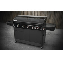 Čierny plynový gril s viacerými horákmi, odkladacími plochami a spodnou skrinkou na kolieskach