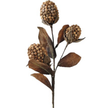 Dekoratívna umelá rastlina s tromi guľovitými kvetmi a listami.