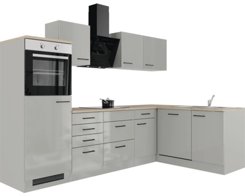 Moderná kuchyňa s rúrou, digestorom a drezom