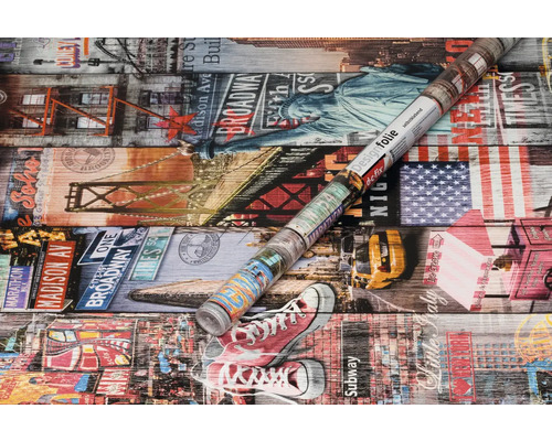 Samolepiaca dizajnová fólia s motívmi New Yorku na drevenom pozadí