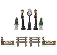 Miniatúrna dedinská súprava so stromami, lampášmi, hodinami, lavičkami a plotmi