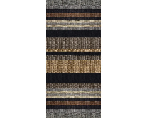 Koberec s pruhovaným vzorom
