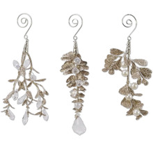 Tri ozdobné závesy s imelom, lístkami a ozdobnými kameňmi pre sviatočné dekorácie