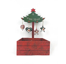 Dekoratívny stojan na vianočný stromček s ozdobami