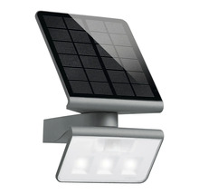 Solárna lampa so snímačom pohybu na montáž na stenu