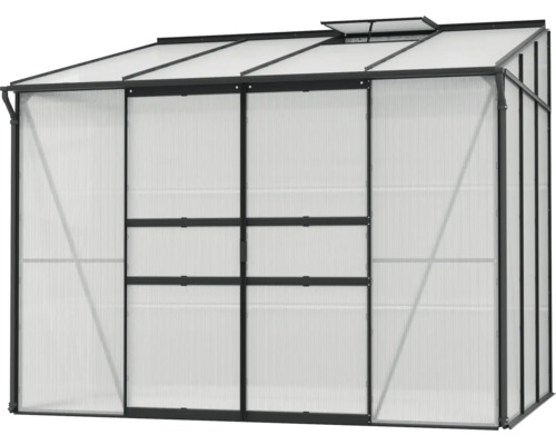 Skleník s polykarbonátovými doskami a strešným oknom