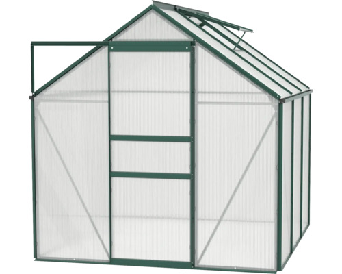 Skleník s otvorenými dverami.