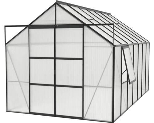 Skleník s otvorenými dverami a oknom