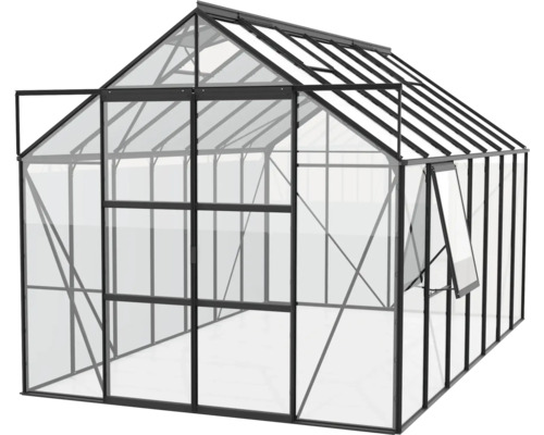 Skleník s otvorenými oknami a dverami na pestovanie rastlín