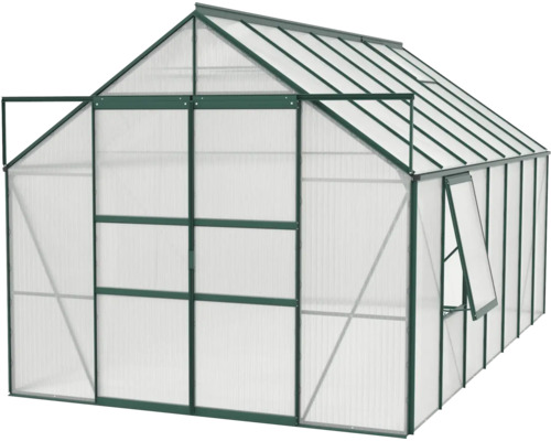 Skleník s otvorenými dverami a oknom do záhrady