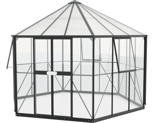 Skleník s oceľovým rámom a polykarbonátovými doskami