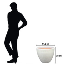 Kvetináč s rozmermi 44,5 cm na šírku a 38 cm na výšku