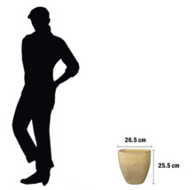 Kvetináč s rozmermi ako referencia pre veľkosť kvetináča