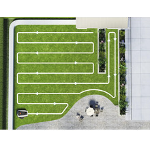 Pohľad zhora na záhradu s robotickou kosačkou, ktorá sleduje trasu vyznačenú bielymi šípkami