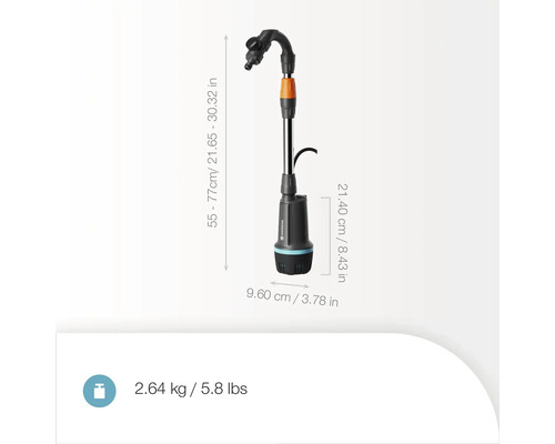 Čerpadlo do suda na dažďovú vodu Gardena s rozmermi 55 až 77 centimetrov na výšku, 9,60 centimetrov na šírku a 21,40 centimetrov do hĺbky. Hmotnosť: 2,64 kilogramov.