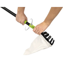 Osoba ovláda zberač ovocia