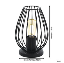 Čierna stolná lampa s drôteným rámom s rozmermi: výška 23 cm, priemer 16 cm.
