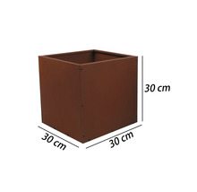 Štvorcový kvetináč s rozmermi 30 x 30 centimetrov.