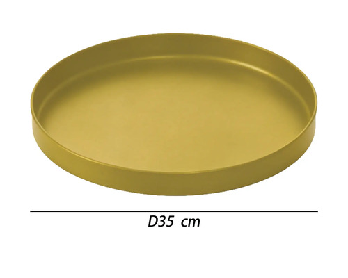 Okrúhly zlatý kovový podnos s priemerom 35 centimetrov.