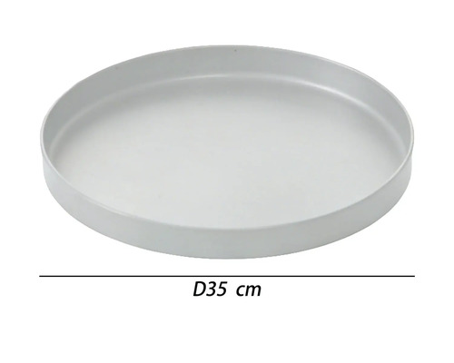 Okrúhla sivá miska pod kvetináč s priemerom 35 centimetrov.