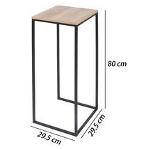 Stojan na kvety s kovovým rámom a drevenou doskou, výška 80 centimetrov, šírka 29,5 centimetra, hĺbka 29,5 centimetra.