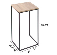 Stojan na kvety s drevenou doskou a čiernym kovovým rámom, výška 60 centimetrov, šírka 26,5 centimetrov, hĺbka 26,5 centimetrov.