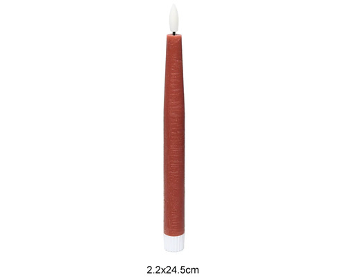 LED tyčová sviečka v hrdzavočervenej farbe, vzhľad vosku, štruktúrovaný povrch, biela drážkovaná základňa, rozmery 2,2 na 24,5 centimetra.