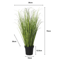 Umelá tráva v čiernom kvetináči s rozmermi: výška 70 centimetrov, šírka 30 centimetrov, hĺbka 30 centimetrov, výška kvetináča 12,5 centimetra.