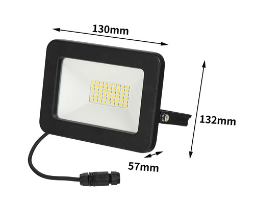LED reflektor s rozmermi 130 mm x 132 mm x 57 mm.