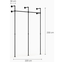 Čierny kovový vešiak na šaty s rozmermi 30, 220 a 230 centimetrov.